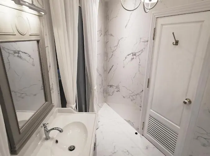 Double Bed Bangkok