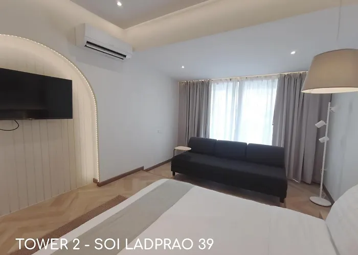 Hotel Double Bed Bangkok