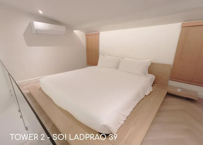 Double Bed Hotel Bangkok